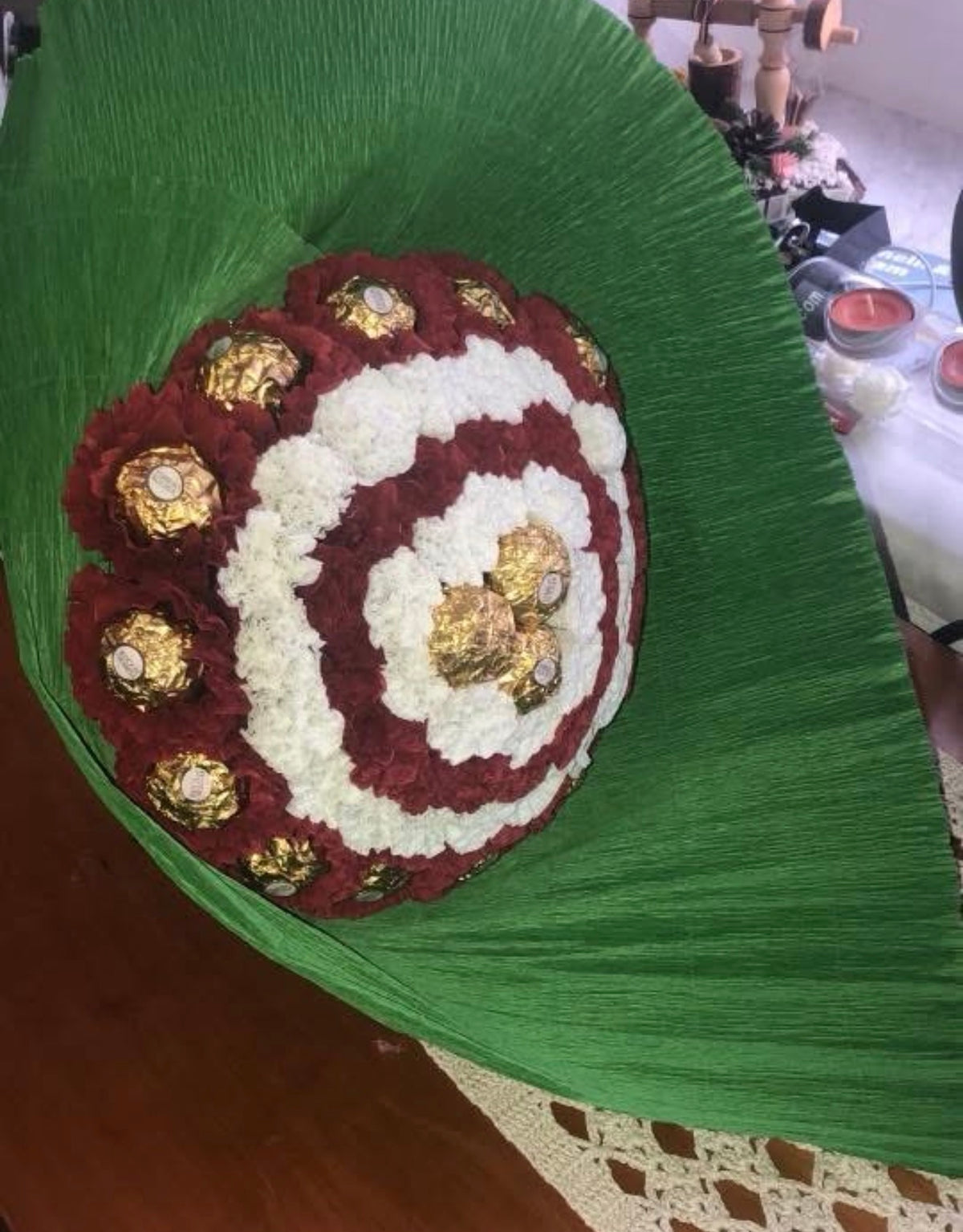 🌸 Bouquet de Flores de Papel com Ferrero Rocher – O Presente Perfeito para Encantar